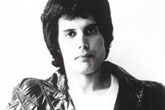 Freddie Mercuri (1946 - 1991)&nbsp; cuando compuso Rapsodia Bohemia vivía en una casa con muebles que hoy inspiran las tendencias de diseño. Foto: Wikipedia.