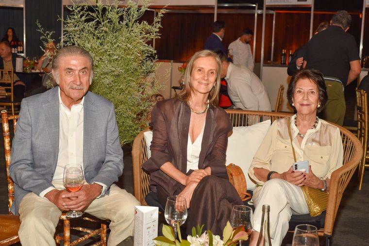 Alfredo Zavala Jurado, Claudia Ferroni y Julieta Gargiulo. Alfredo Zavala Jurado, Claudia Ferroni y Julieta Gargiulo.