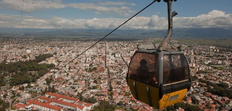La pareja se grabó teniendo sexo en un teleférico y el video llegó a las redes