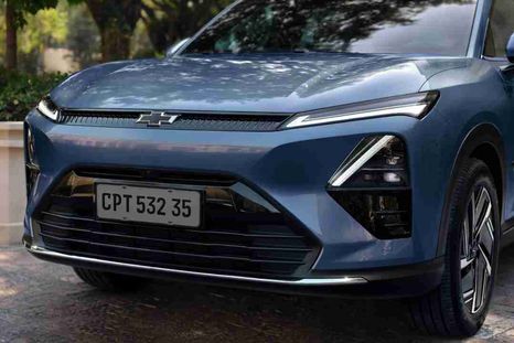 La nueva Captiva PHEV está disponible en los colores Blanco “Arena”, Gris “Intenso”, Azul “Alba”, y también en Blanco “Arena Metálico”.