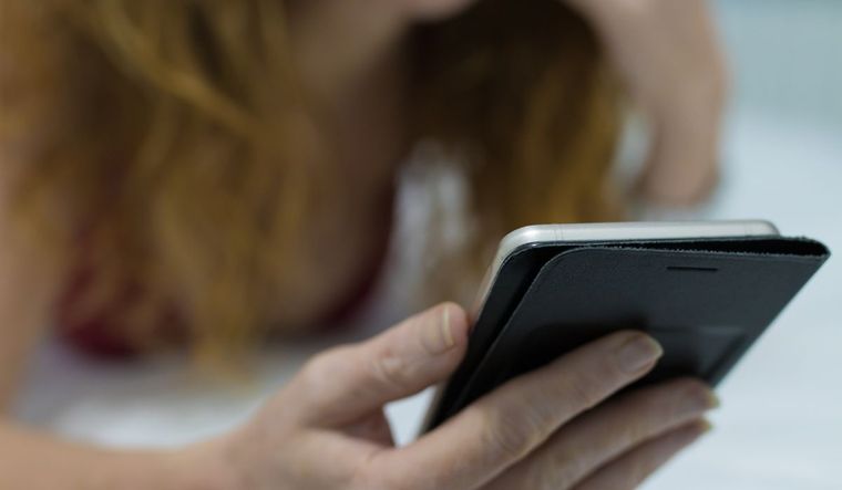 El sexting es una práctica muy utilizada entre parejas o amantes casuales. El sexting es una práctica muy utilizada entre parejas o amantes casuales.