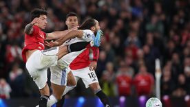 Lisandro Martínez recibió una insólita y exagerada sanción.