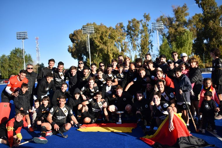 Alemán se consagró campeón del Apertura tras ganarle 2-0 a Manquehue. Foto: Prensa Alemán