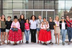 La ministra de Cultura y Turismo de Mendoza, Nora Vicario, recibió al grupo de mujeres en la previa de la expedición. Foto: PRENSA GOBIERNO DE MENDOZA