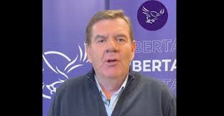 El intendente de Mar del Plata Guillermo Montenegro, se tiño de violeta para conseguir una banca en el Senado bonaerense 