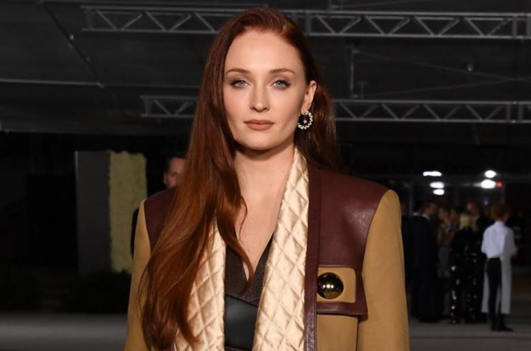 Sophie Turner deslumbra a todos con su impactante belleza exótica. Foto: instagram: sophiet