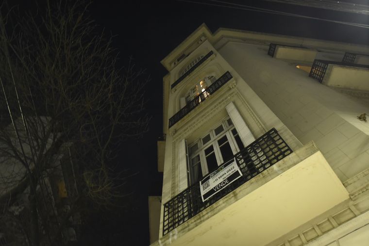 El lugar que Cristina Fernández de Kirchner ha solicitado como su residencia durante el cumplimiento de la pena es un departamento de aproximadamente 200 m². El lugar que Cristina Fernández de Kirchner ha solicitado como su residencia durante el cumplimiento de la pena es un departamento de aproximadamente 200 m².