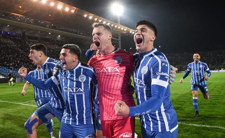 El festejo del primer gol en la paliza ante Boca Foto: Juan Ignacio Blanco / MDZ.