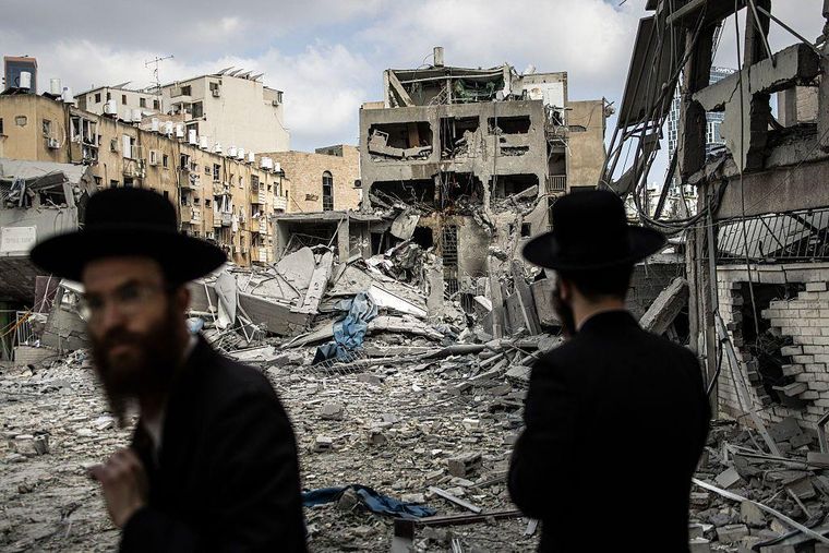 Zonas residenciales de Israel han sido golpeadas por los misiles lanzados por Irán.