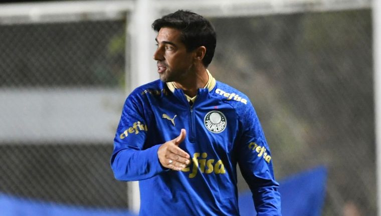 Abel Ferreira, entrenador del Palmeiras, llenó de elogios al Monumental tras el 2-1 ante River. Foto: FotoBaires