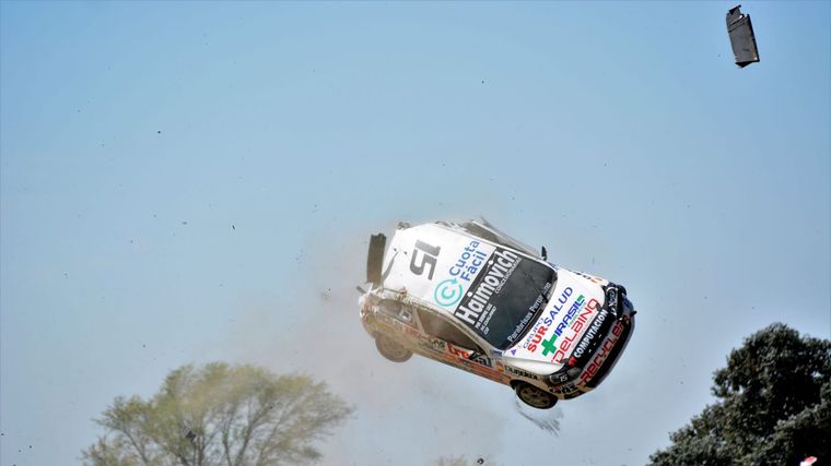 El auto de Ciaurro voló por el aire Foto: Eldo Marozzi