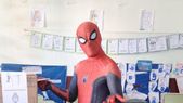 Spiderman fue a votar en Santa Fe.  Spiderman fue a votar en Santa Fe.
