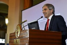 Luis Caputo vuelve al mercado y ya piensa en julio 2026.