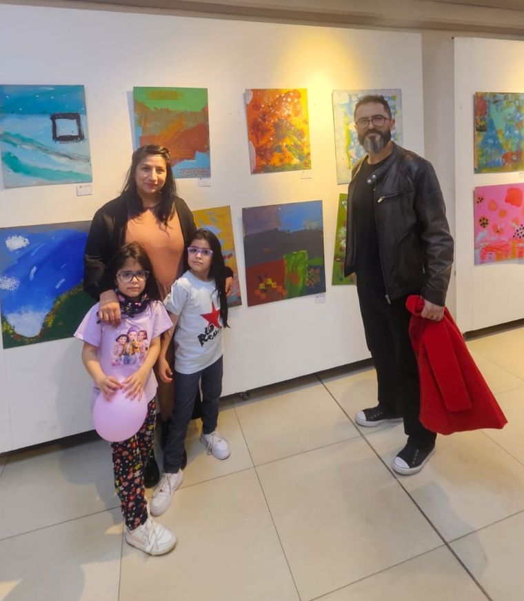 Celina Costilla, Helena, Abigail y Pablo González.