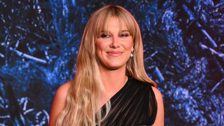 Foto: https://tebigeek.com/millie-bobby-brown-fa-del-suo-meglio-alla-premiere-di-stranger-things/