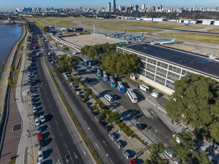 En los primeros seis meses de 2025, el Aeroparque Jorge Newbery (AEP) recibió 8,7 millones de pasajeros, lo que genera gran expectativa para la segunda mitad del año.