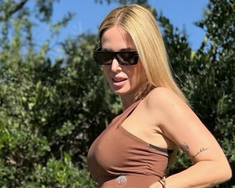 La modelo lució su embarazo.