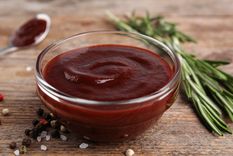 Salsa barbacoa Una receta simple y deliciosa de salsa barbacoa para hacer en minutos Foto: Shutterstock