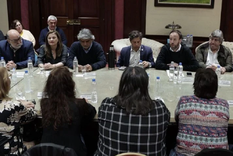 Kicillof encabeza el encuentro paritario de estatales bonaerenses año 2022 Foto: MDZ