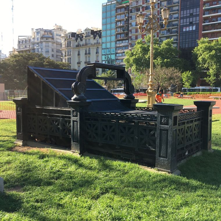 La vieja boca de estación del correo neumático de Buenos Aires. Foto: X: @paisajeante