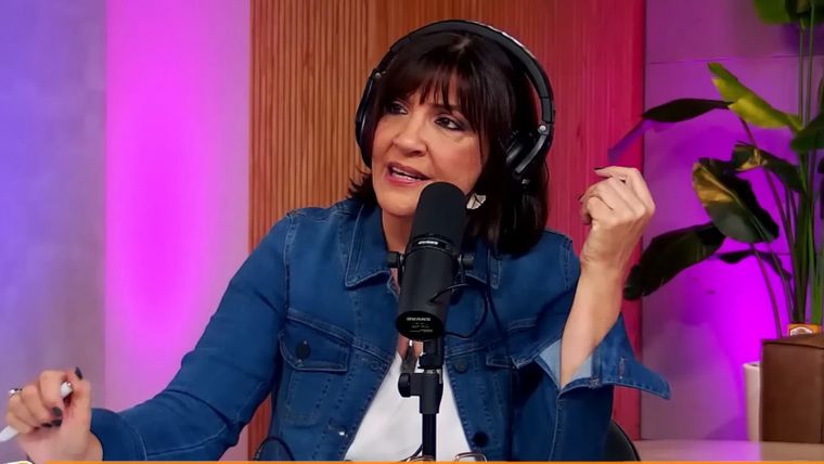 La conductora está enojada. Foto: captura de video YouTube/ OLGA. 