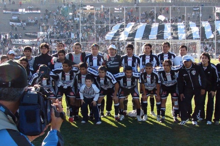 Central Córdoba en el Malvinas, hace 11 años. publicada en Nuevo Diario Web Foto: publicada en Nuevo Diario Web