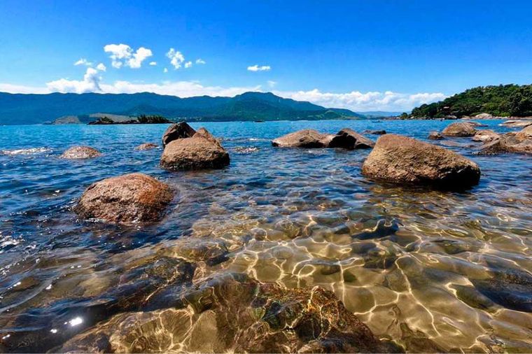 La Praia do Julião está ubicada en Ilhabela, São Paulo. La Praia do Julião está ubicada en Ilhabela, São Paulo. 