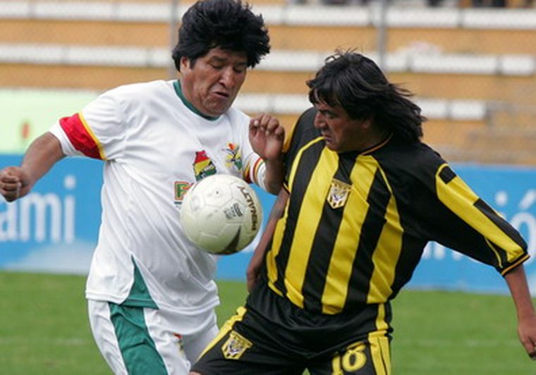 Sanchez jugó uno de sus últimos partidos con el presidente de Bolivia. Foto: NA