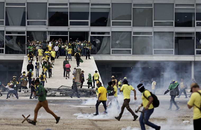 Brasil pide la extradición de los 63 militantes bolsonaristas condenados por la toma de los tres poderes en Brasilia en enero de 2023 Foto: Noticias Argentinas