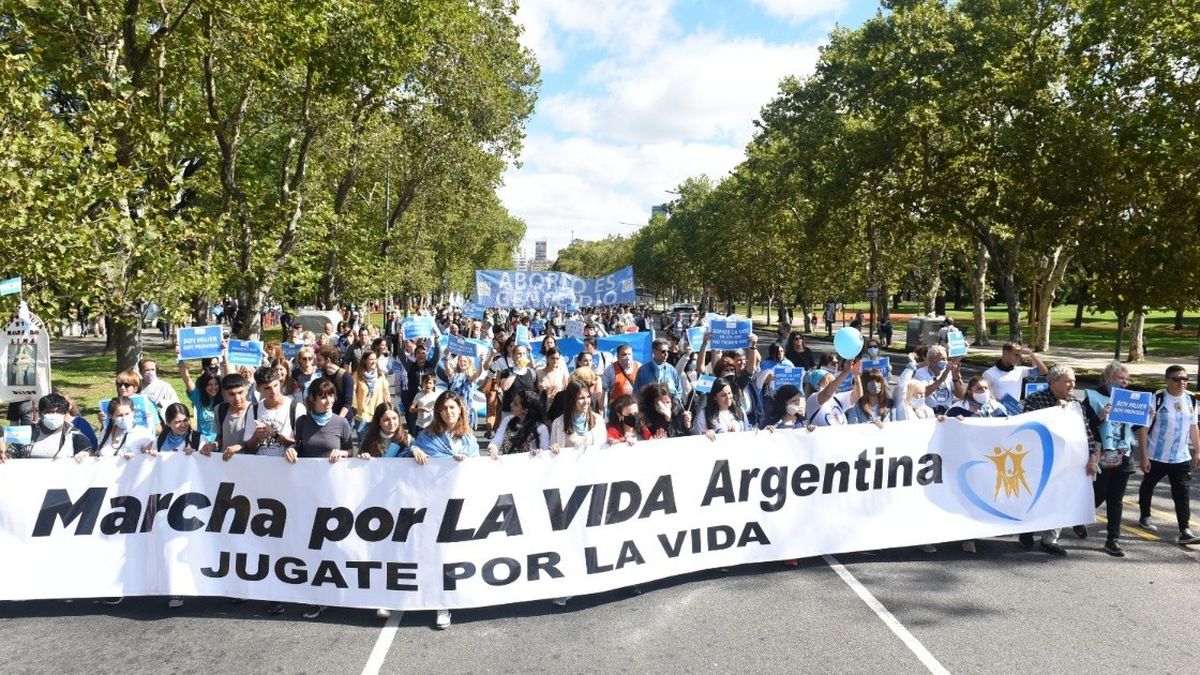 Faro Films presenta "La Ola Celeste": el documental que reconstruye la marea provida de 2018