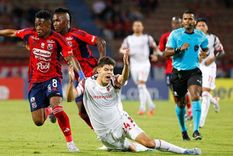 En la primera vuelta (fecha 1) Independiente Medellín y Estudiantes empataron 1-1 en Colombia. En la primera vuelta (fecha 1) Independiente Medellín y Estudiantes empataron 1-1 en Colombia.