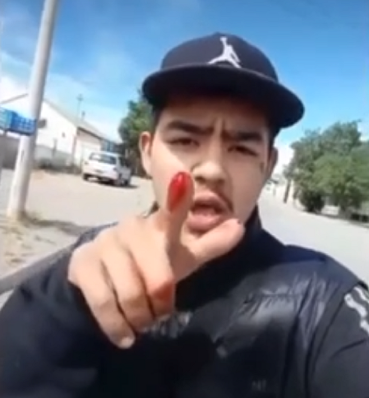 El agresor se grabó contando lo que hizo Foto: Captura Video