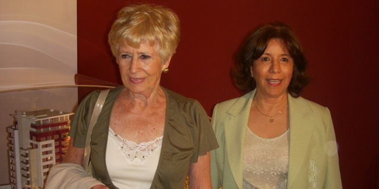 La ex presidenta y fundadora, Alicia de Mayorga y Nidia Baginay, actual presidenta de AVOME. Foto: Andrea Calderón 7 MDZ