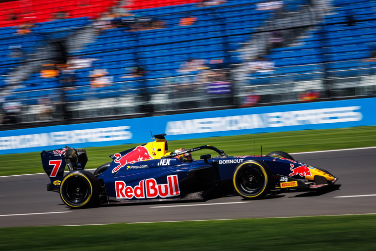 Mattia Colnaghi terminó último en la carrera Sprint del GP de Australia de la Fórmula 3.