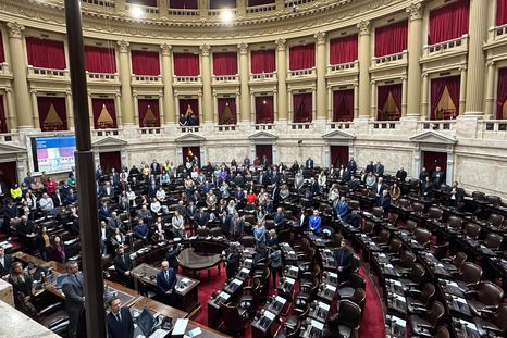 Diputados logran el quórum para iniciar la primera sesión especial tras el receso invernal. Diputados logran el quórum para iniciar la primera sesión especial tras el receso invernal.