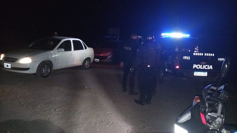 La policía tuvo que trasladarse hacia Agua de las Avispas para aprehender a un grupo de personas que violaba la cuarentena