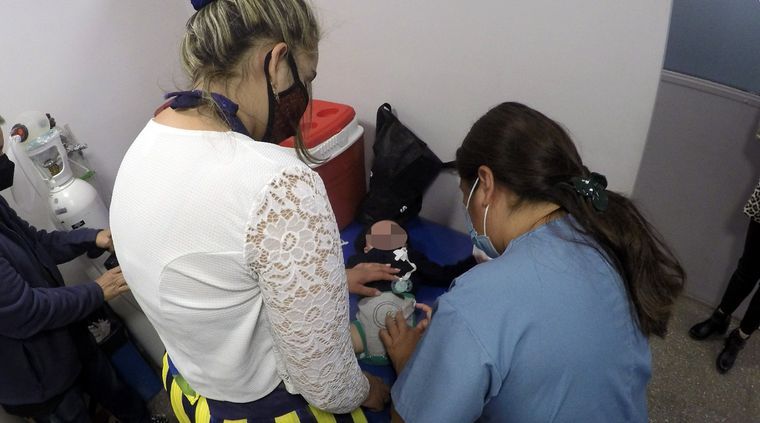 Pediatras mendocinos destacan la importancia de extremar las medidas de cuidado para evitar un mayor crecimiento de las enfermedades respiratorias en bebés y niños. Foto: ALF PONCE MERCADO / MDZ