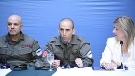 Nahuel Gallo en la conferencia de prensa organizada apenas llegó al país