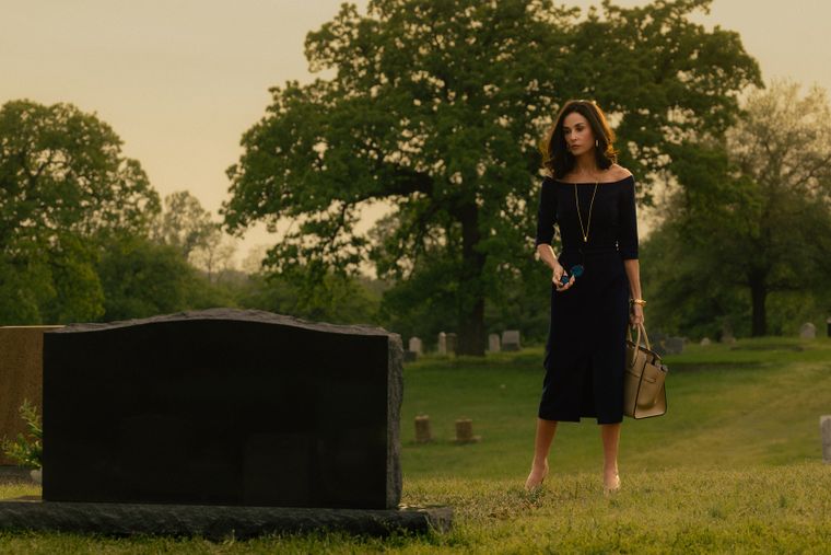 Cami (Demi Moore) termina devastada tras la muerte de su esposo, Monty Miller (Jon Hamm) en la primera temporada. Cami (Demi Moore) termina devastada tras la muerte de su esposo, Monty Miller (Jon Hamm) en la primera temporada.