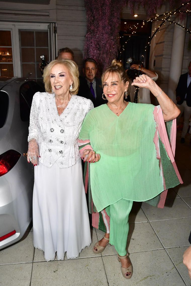 Madre e hija. Madre e hija.