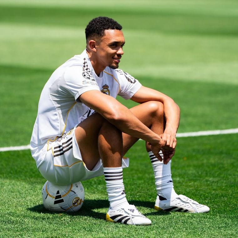 Trent Alexander-Arnold arrastra una lesión en el bíceps femoral y podría ser una de las grandes ausencias del próximo Mundial. Trent Alexander-Arnold arrastra una lesión en el bíceps femoral y podría ser una de las grandes ausencias del próximo Mundial.