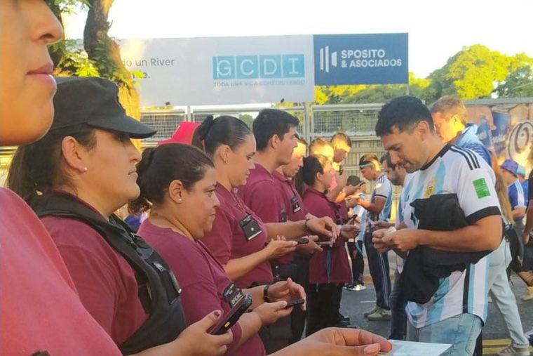 Deudores alimentarios, afuera Foto: X. Deudores alimentarios, afuera Foto: X.