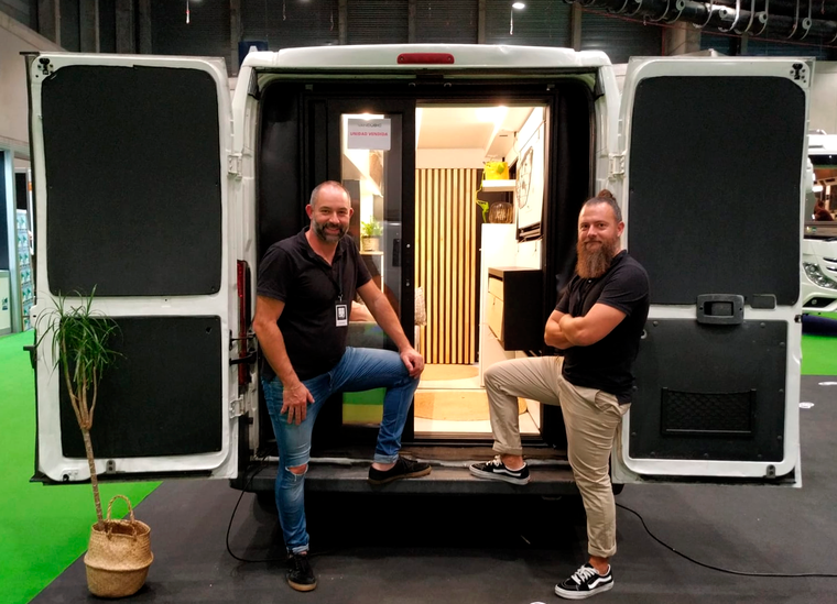 El sistema permite camperizar una van en menos de una hora. Foto: VanCubic.com