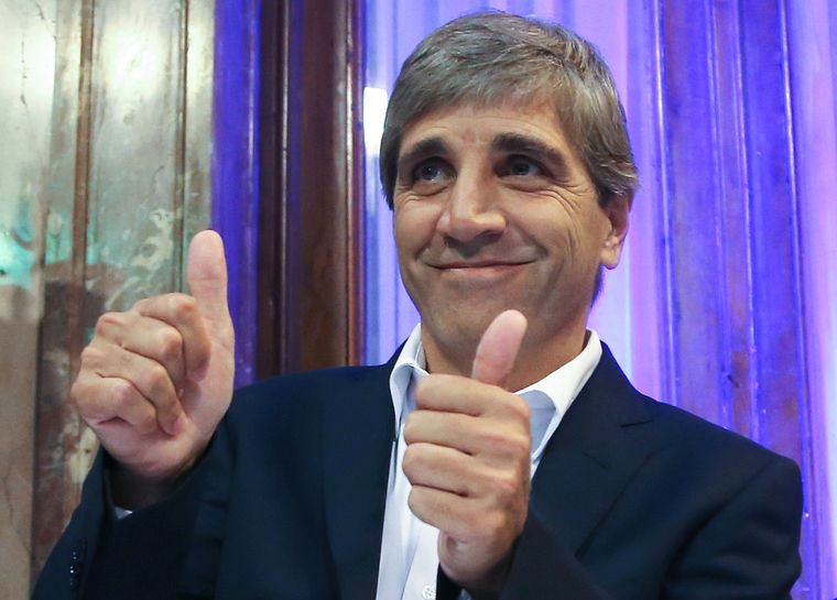 Luis Caputo mantuvo una reunión con banqueros en La Rural Foto: Noticias Argentinas