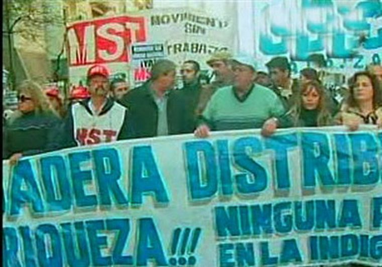 Buzzi explicó que está de acuerdo con un Estado que regule, pero a favor de la mayoría.