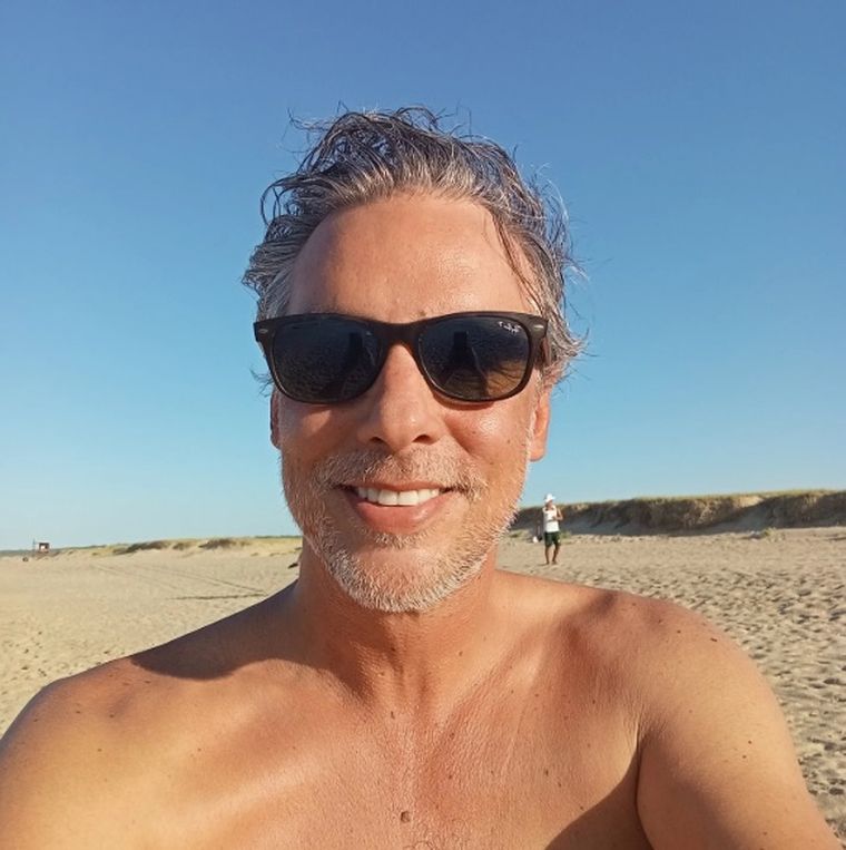 Así luce Juan a 28 años del estreno de Verano del 98. Así luce Juan a 28 años del estreno de Verano del 98.