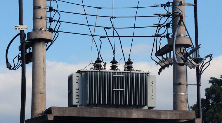 La tormenta que afectó a Mendoza provocó el corte del suministro eléctrico en una gran cantidad de usuarios. La tormenta que afectó a Mendoza provocó el corte del suministro eléctrico en una gran cantidad de usuarios.