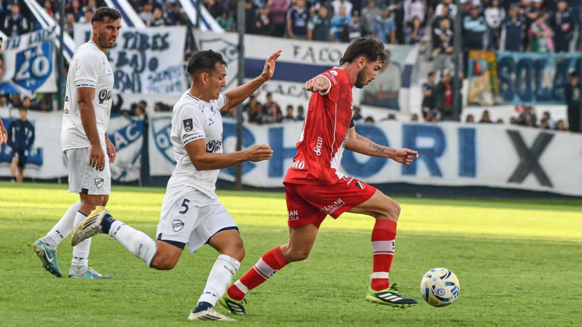 Alexis Matteo, contra las cuerdas: Maipú perdió y el ciclo pende de un hilo