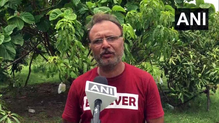 El dueño de las dos plantas. Foto: Ani.