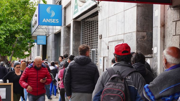 Anses: quiénes cobrarán en el mes de enero. Foto: Rodrigo DAngelo / MDZ